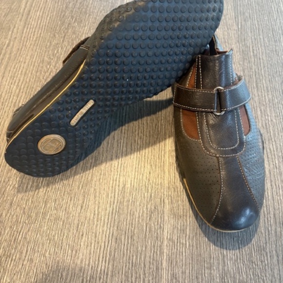 Men's Shoes - 10M - Cole Haan & Nike - Free Shoe Trees - $65 - Picture 2 of 4